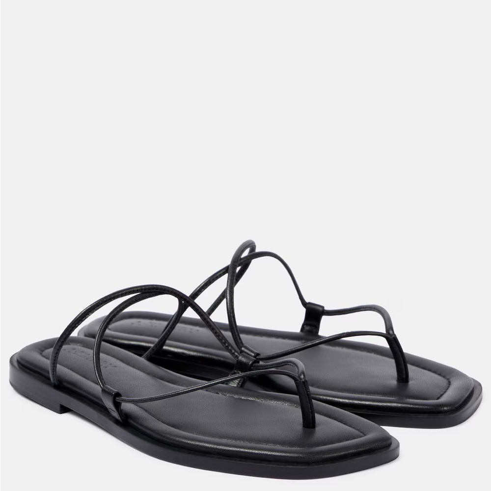 A.Emery
Nodi Sandal - 40 / Black